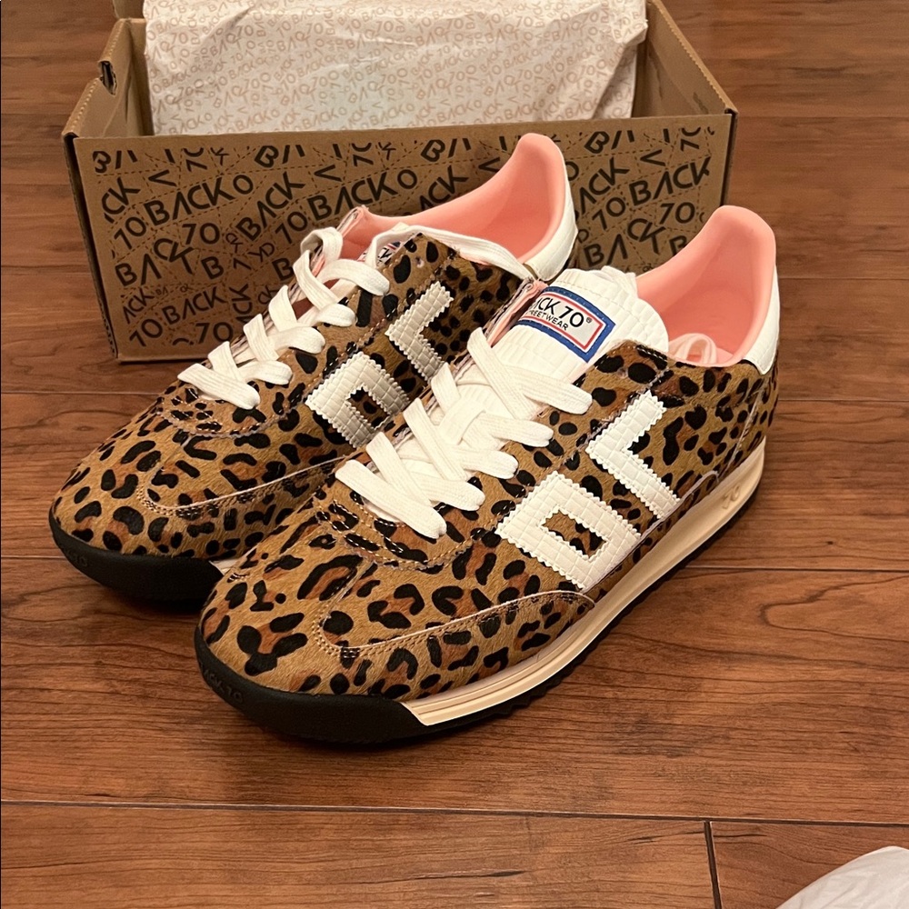 Stylish Leopard Print Women's Sneakers